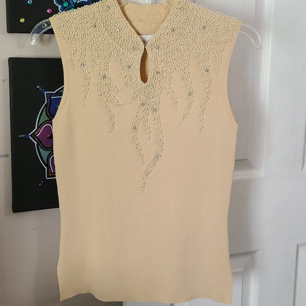 Beta's Choice top size M